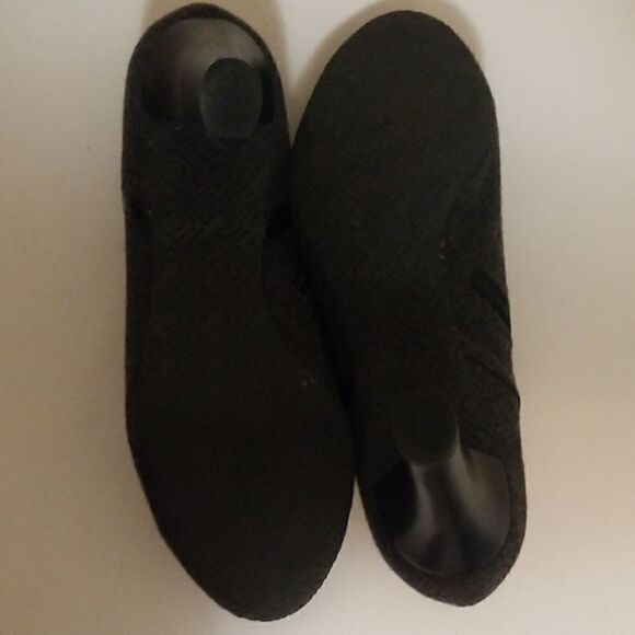 Liz Claiborne Classic Jillian Bootie, 9M, NWOT - Picture 6 of 6